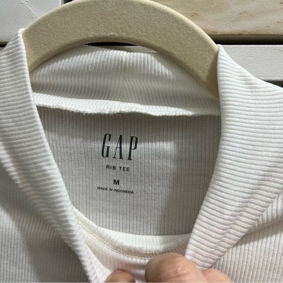 GAP Mini Rib Mockneck T-Shirt - Picture 5 of 7